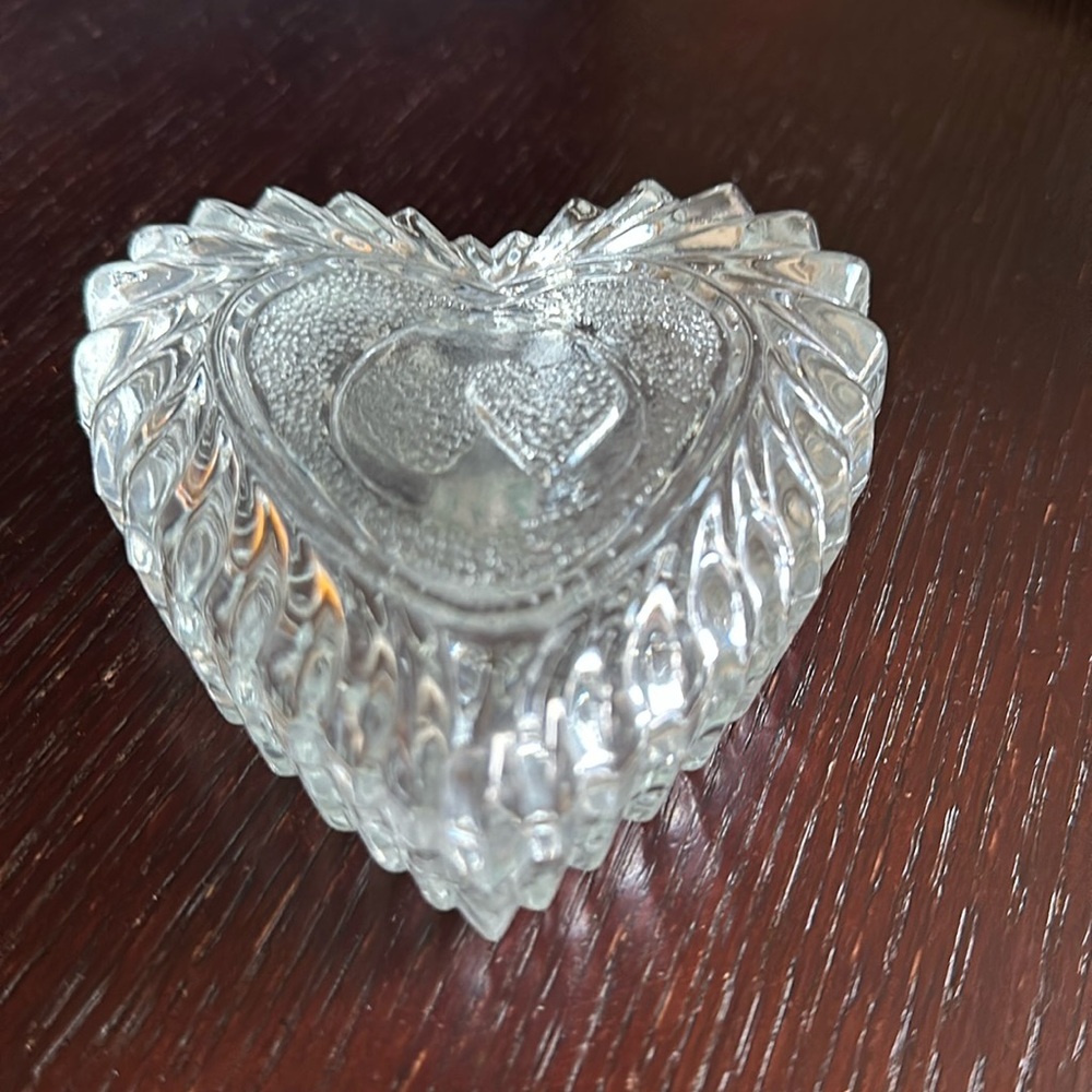Valentine Romanian cut glass heart-shaped trinket box